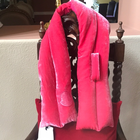 Moncler Accessories - Brand new Moncler cute down velvet scarf